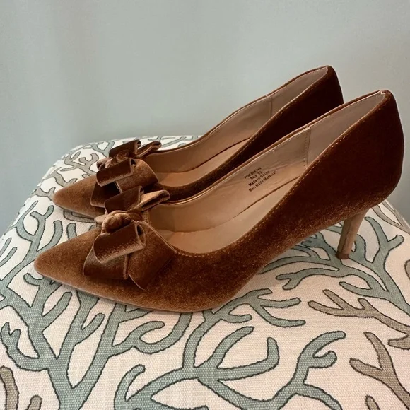 Journee Collection Crystol Velvet Pump in Elegant Brown - Size 9.5 NWOT - Picture 7 of 12